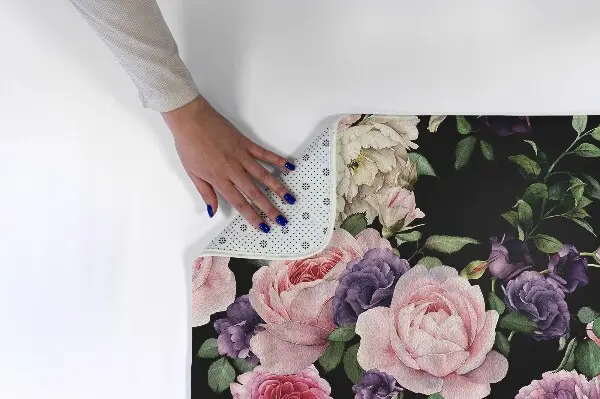 Matta Blommor på svart bakgrund