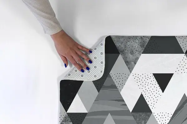 Matta Geometriska trianglar i svart och vitt