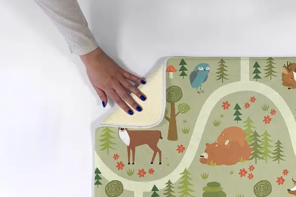 Liten matta Skog med vilda djur och träd