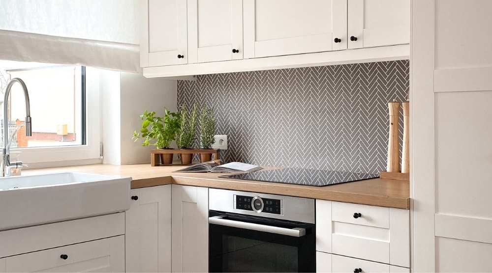 Snabb köksrenovering - hur genomför man en makeover utan att slösa bort tid eller pengar?